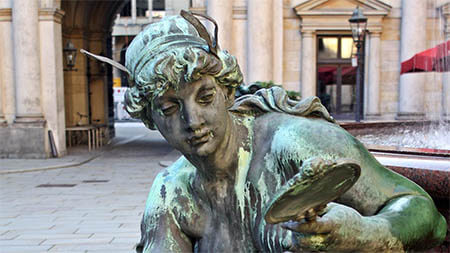 narzissmus-statue